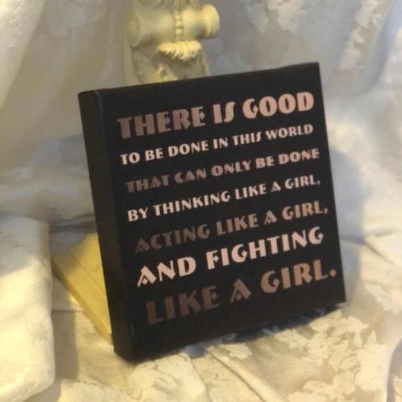 "LIKE A GIRL" Canvas/wood sign - Picture 4 of 11